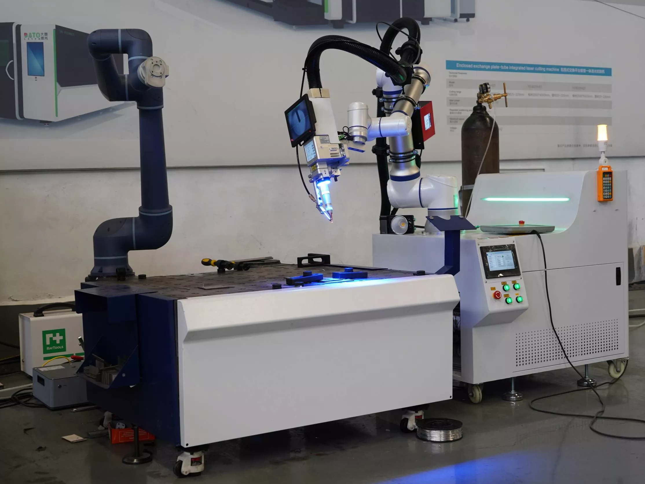 Pourquoi les fabricants achètent des robots de soudage laser lors de la vente d