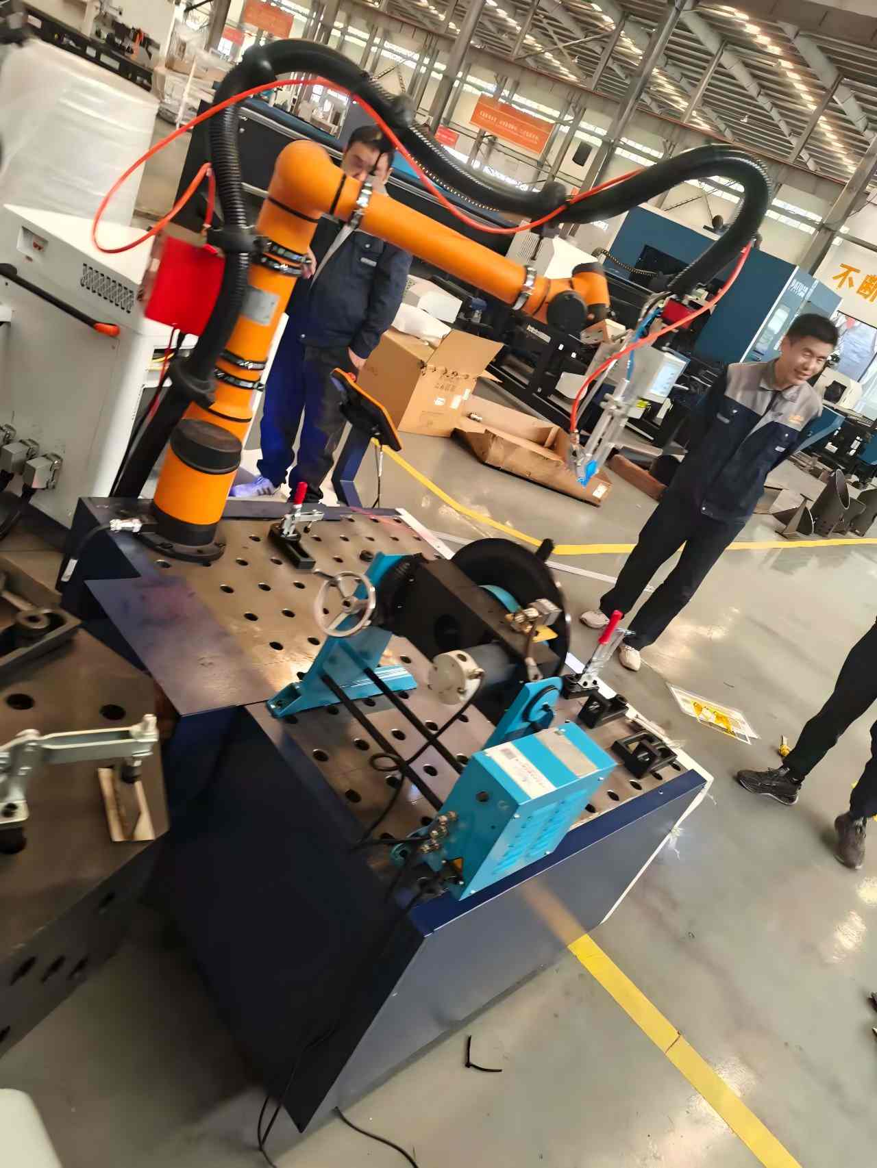 Comment un fabricant de t&ocirc;le grec a &eacute;limin&eacute; les retouches et doubl&eacute; la puissance de soudage gr&acirc;ce au syst&egrave;me de soudage cobot Aubo I10 de 1 500 W de DATO