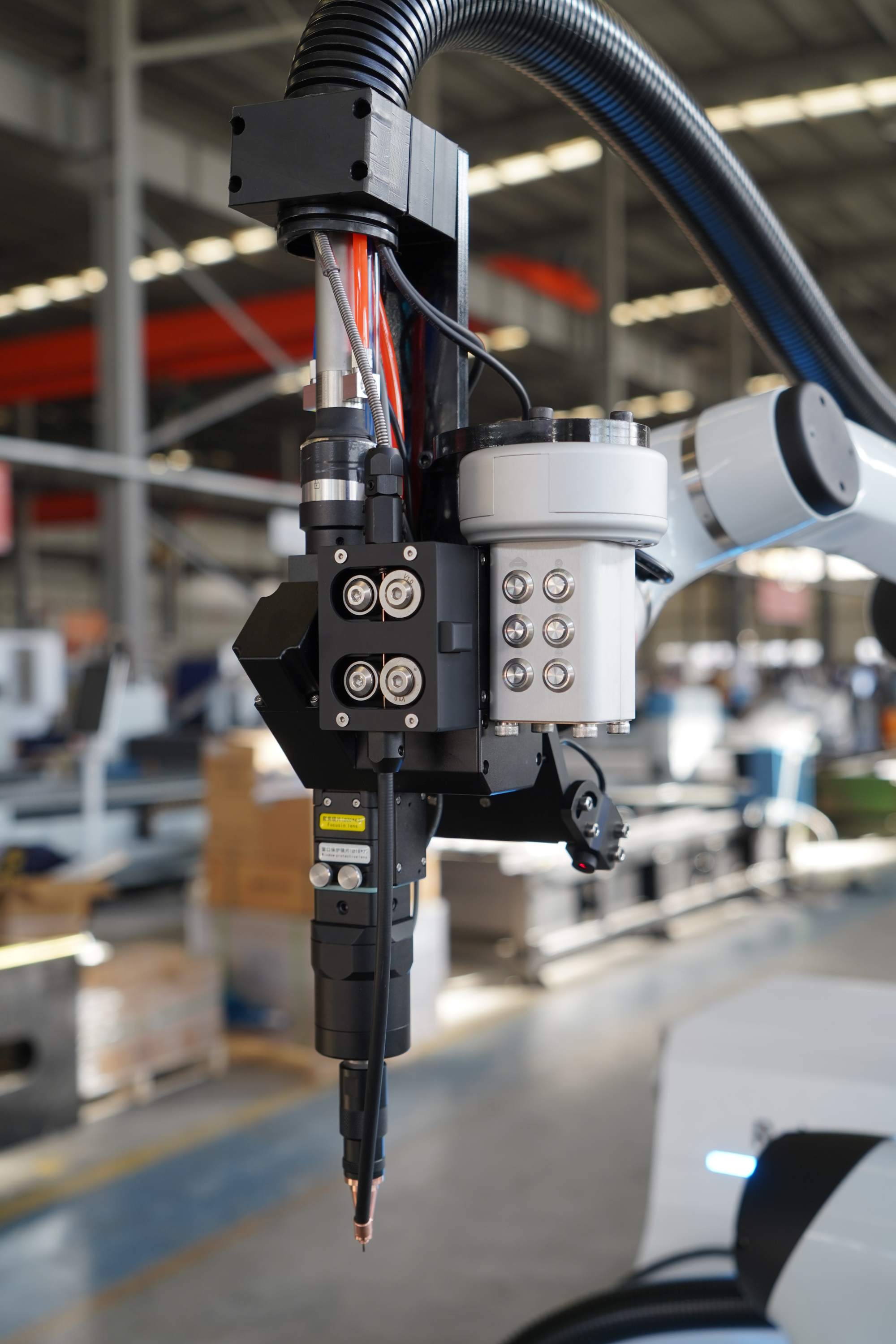 Machine de soudage laser robotis&eacute;e